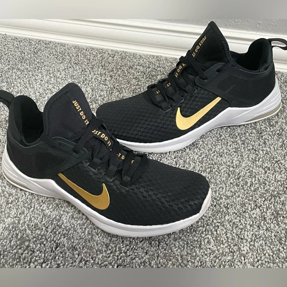 Nike Air Max Bella TR 2 'Black Metallic Gold' Sneakers Shoes Size 7.5